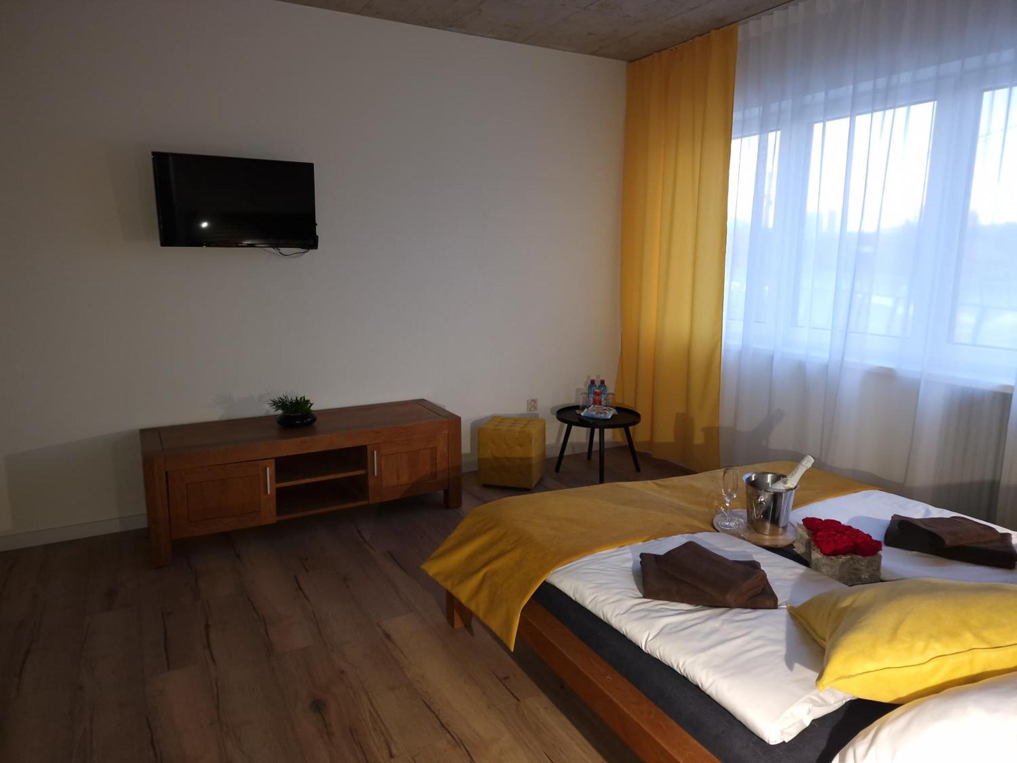 Bird House Hotel Prešov Buitenkant foto